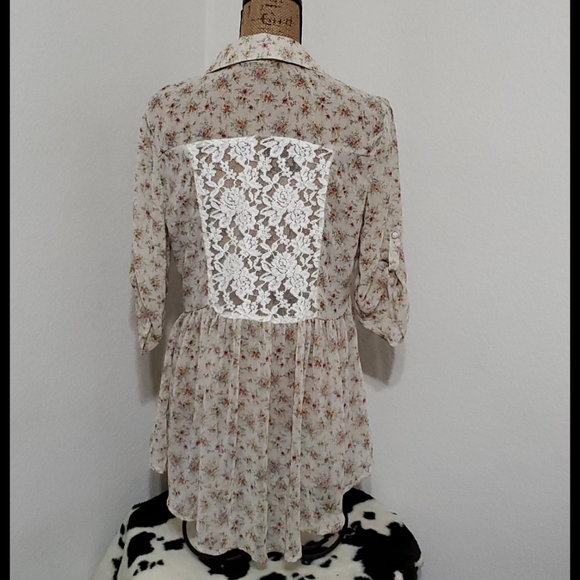 LOVE HAIGHT  hi lo lace insert Ruffl Bottom Floral Print Top Lrg. - Picture 3 of 8